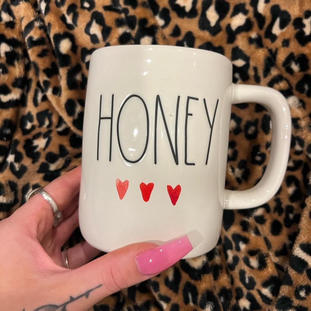 RAE DUNN HONEY MUG